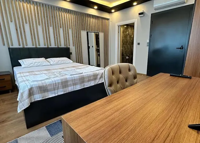 Hotel The Port Palace *