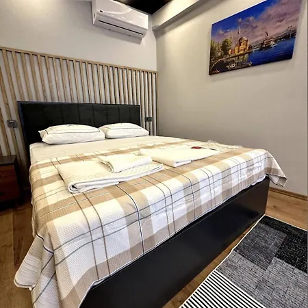 The Port Palace * Istambul