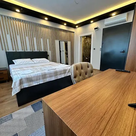 Hotel The Port Palace *